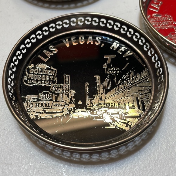 Four vintage metal coasters - Picture 3 of 8